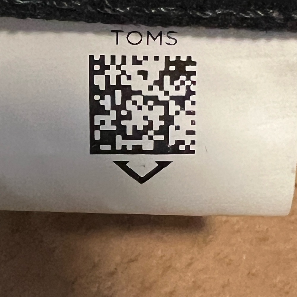 Toms Alpargata Black Canvas Slip-On Shoes with Printed Lining NWOT - Picture 9 of 9